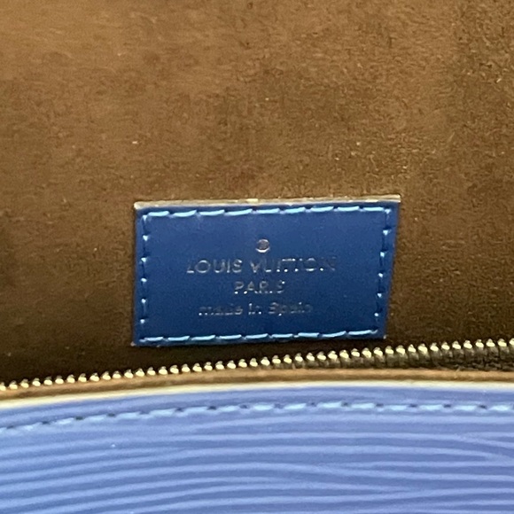 Louis Vuitton Cluny MM bag - Picture 14 of 16